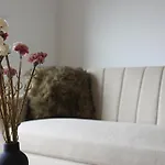 West Wing - Apartman *