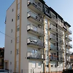 West Wing - Apartamento